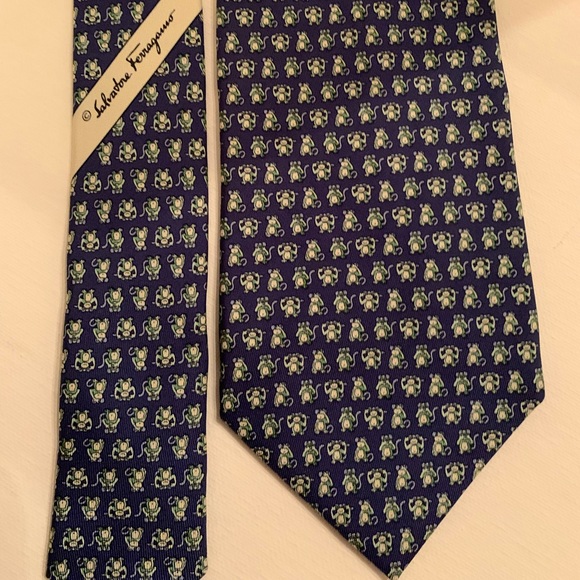 SOLD Salvatore Ferragamo Men’s Silk Tie Blue Mo… - Picture 3 of 12